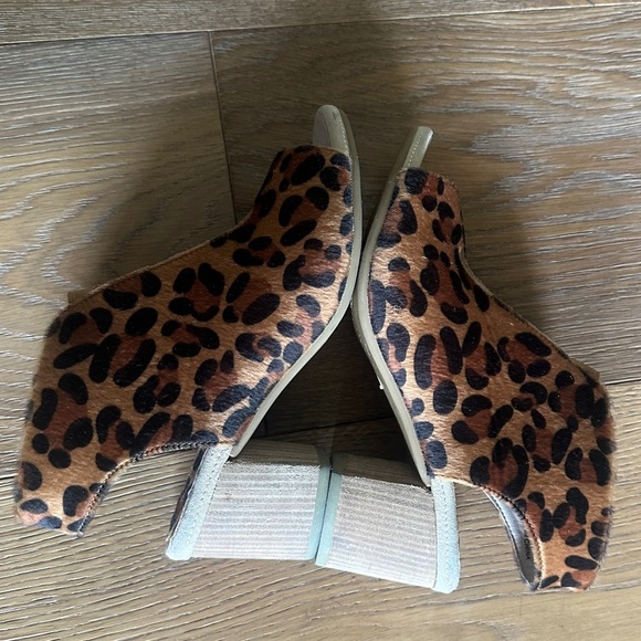 GOOD CHOICE KIMORA ANIMAL PRINT BLOCK HEELS - Picture 11 of 13